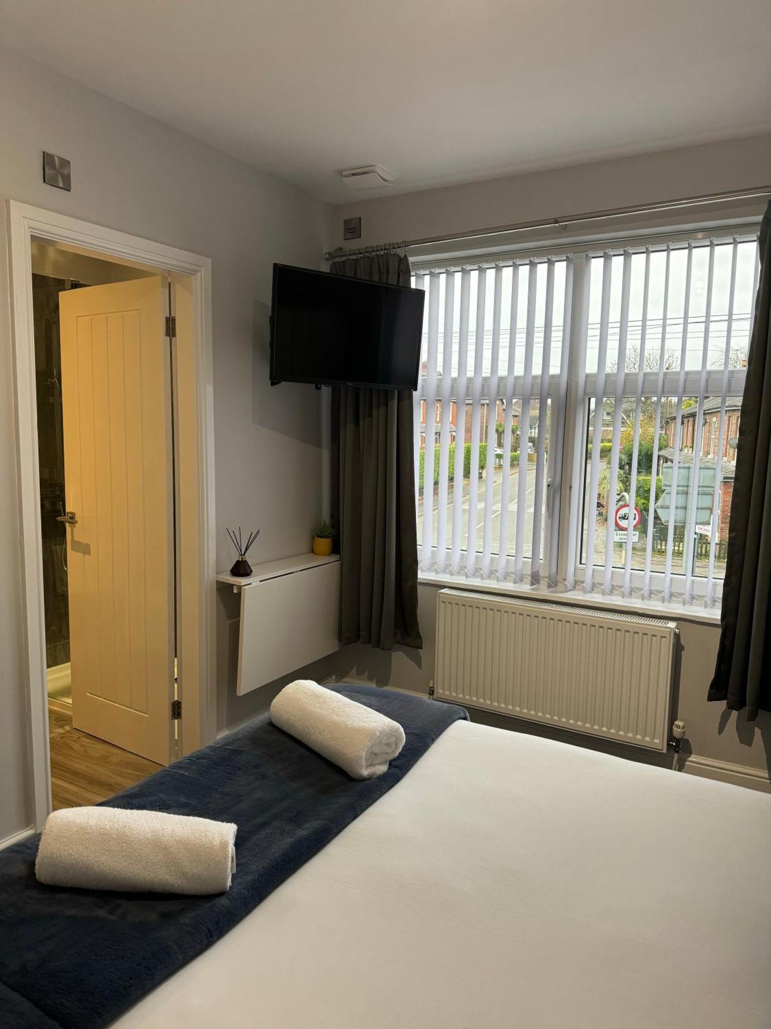 Lymm Living Hotel Warrington  Exterior foto